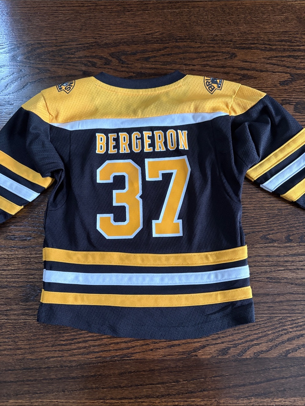 NHL Boston Bruins Kids Black & Yellow Hockey Jersey - Picture 5 of 6